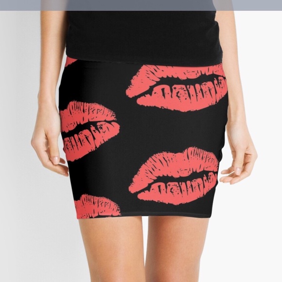 Lip Print pencil skirt from Redbubble BNWT - Picture 1 of 4